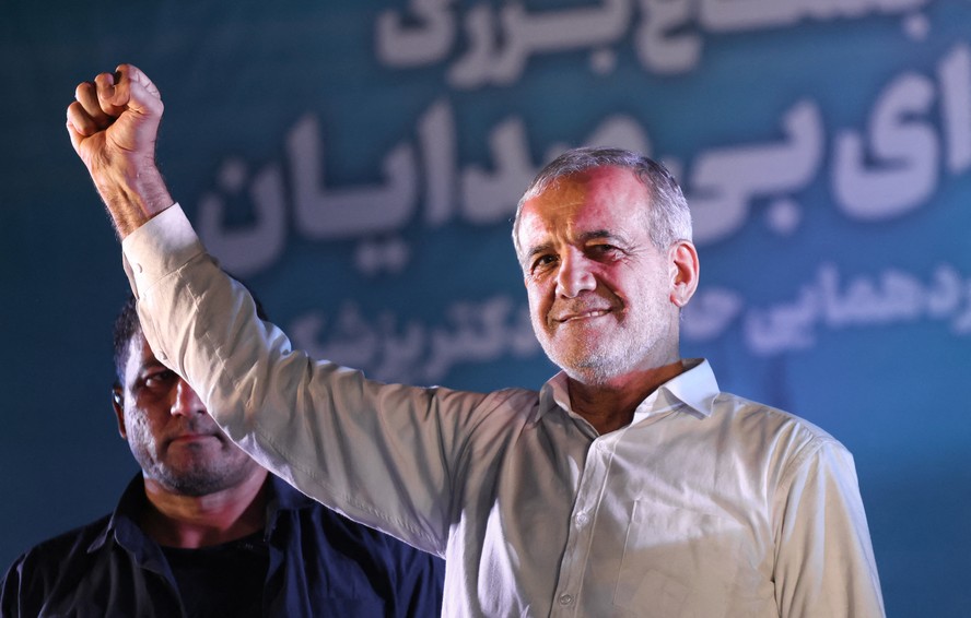 O candidato reformista iraniano Masoud Pezeshkian venceu o adversário conservador, Saeed Jalili, em segundo turno das eleições presidenciais no Irã
