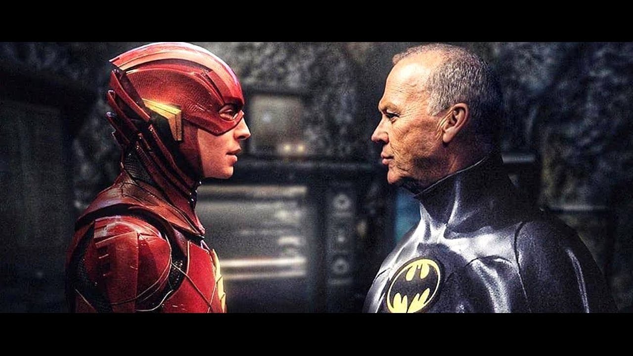 'The Flash': Ezra Miller e Michael Keaton em cena do novo filme — Foto: Reprodução