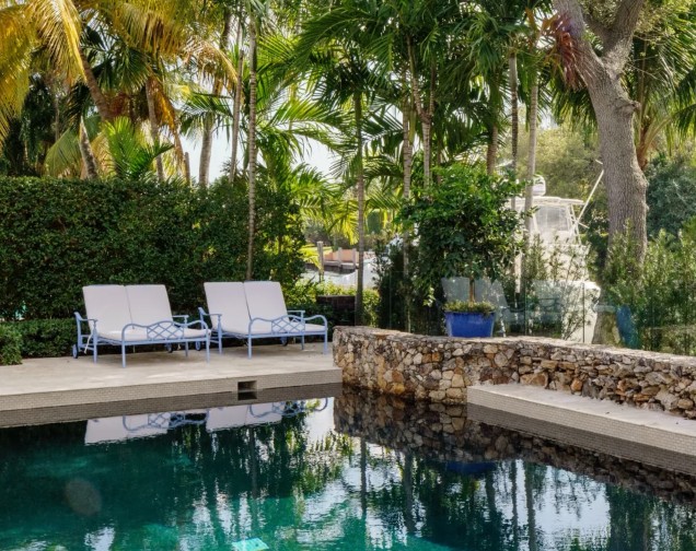 Piscina de mansão de Joe Jonas e Sophie Turner — Foto: Reprodução