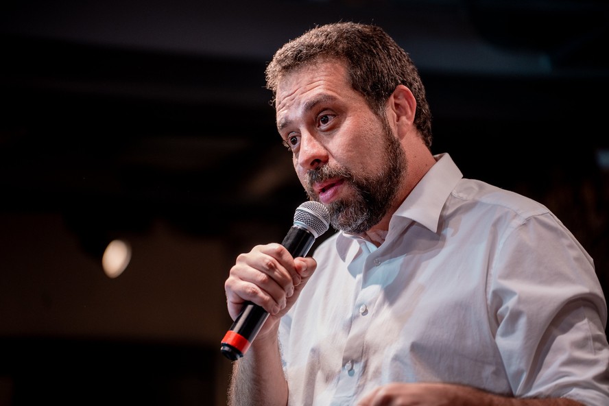 O deputado federal Guilherme Boulos (PSOL), pré-candidato à prefeitura de São Paulo com apoio do PT