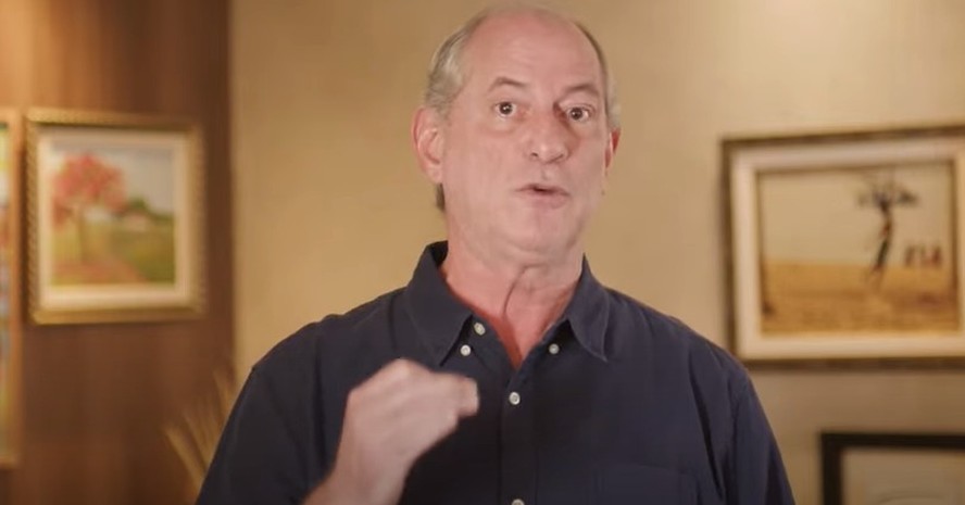 Ciro Gomes anuncia que vai acompanhar posição do PDT de apoiar Lula em segundo turno