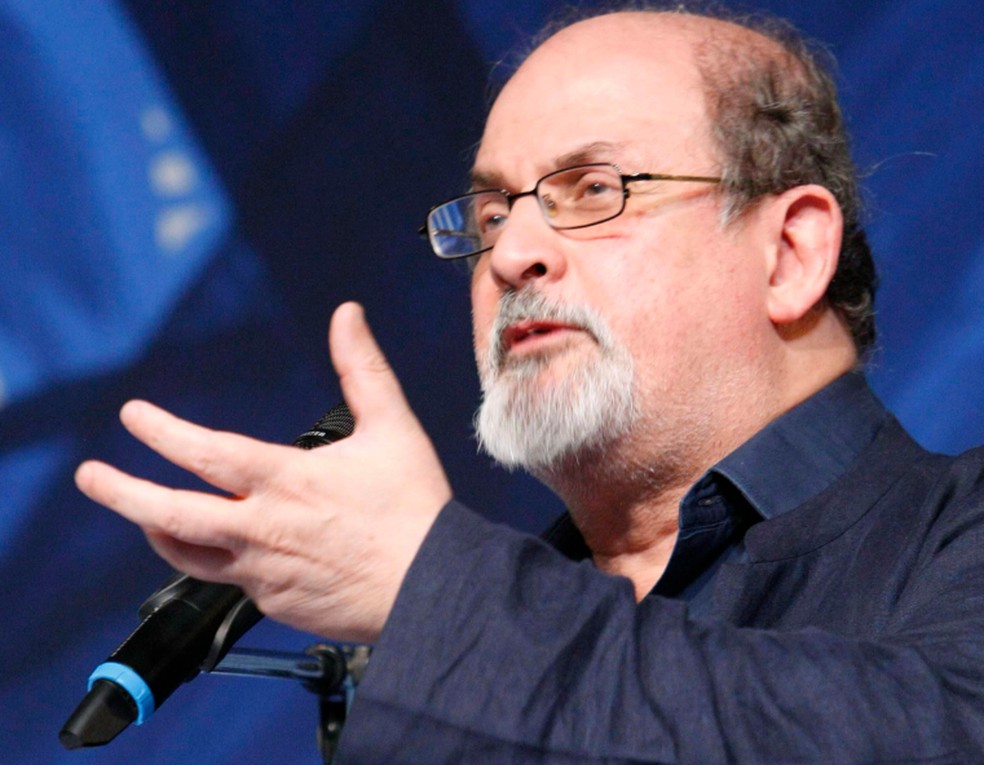 Salman Rushdie durante debate na Flip, em Paraty, em 2010 — Foto: André Teixeira/Agência O GLOBO