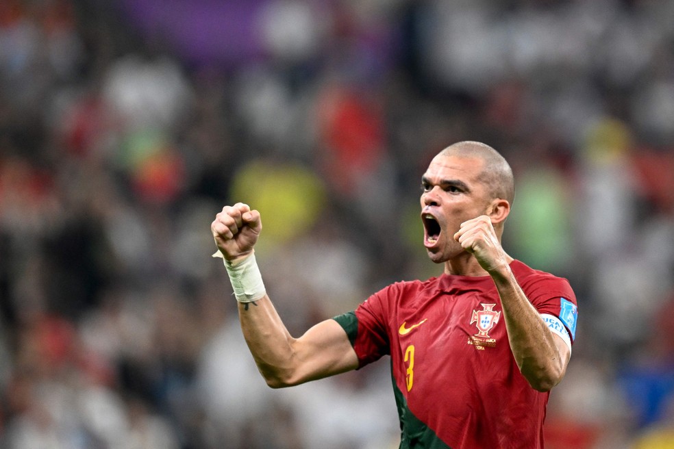 Pepe superou CR7 e agora é o segundo mais velho a marcar em uma Eurocopa — Foto: PATRICIA DE MELO MOREIRA / AFP