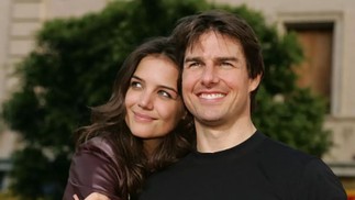 Katie Holmes  e Tom Cruise também lutaram para ter a guarda da filha, Suri  — Foto: Reprodução Internet