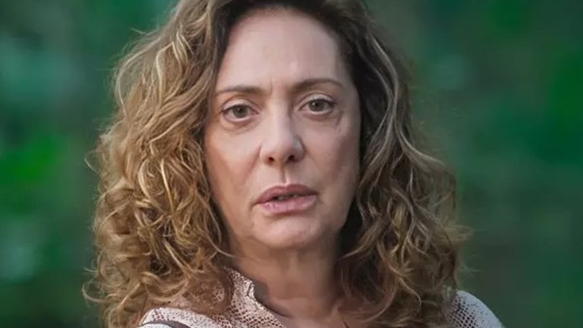 Na segunda (23), Agatha avisa a Hélio que Caio não pode descobrir a identidade de seu terceiro filho— Foto: TV Globo