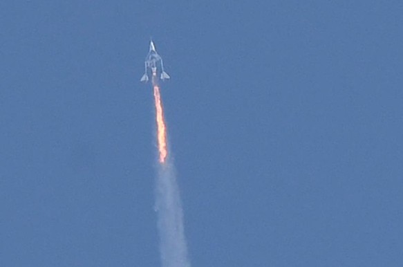 Nave Unity, da Virgin Galactic, fez último voo espacial em julho de 2011 — Foto: Patrick T. Fallon / AFP