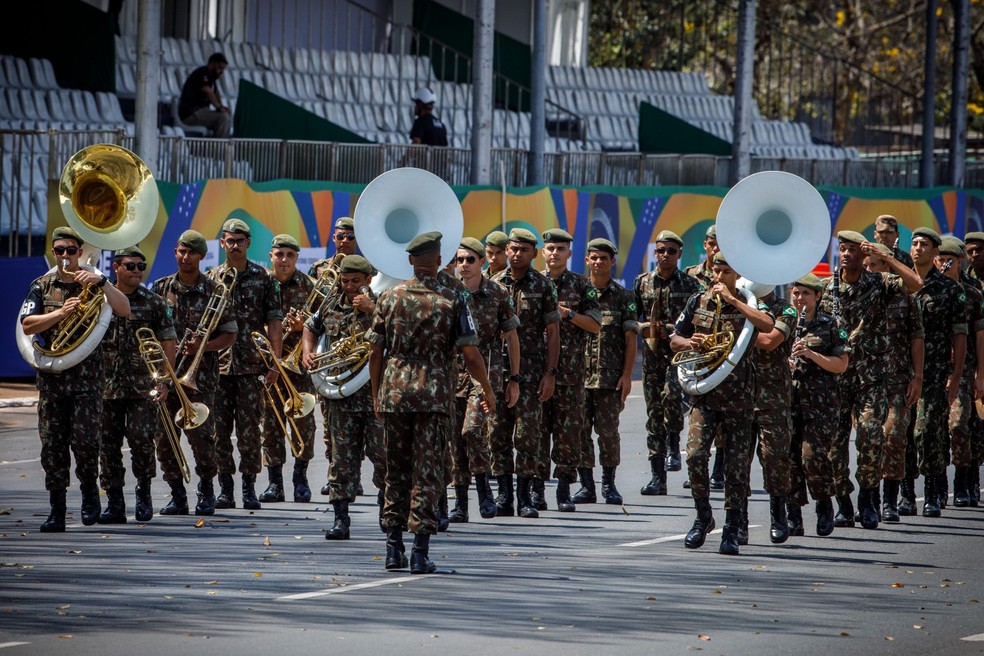 Ensaio de banda militar para o 7 de Setembro — Foto: Brenno Carvalho/Agência O Globo