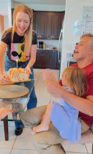 Edson Celulari comemora aniversário com a mulher a filha — Foto: Reprodução/Instagram