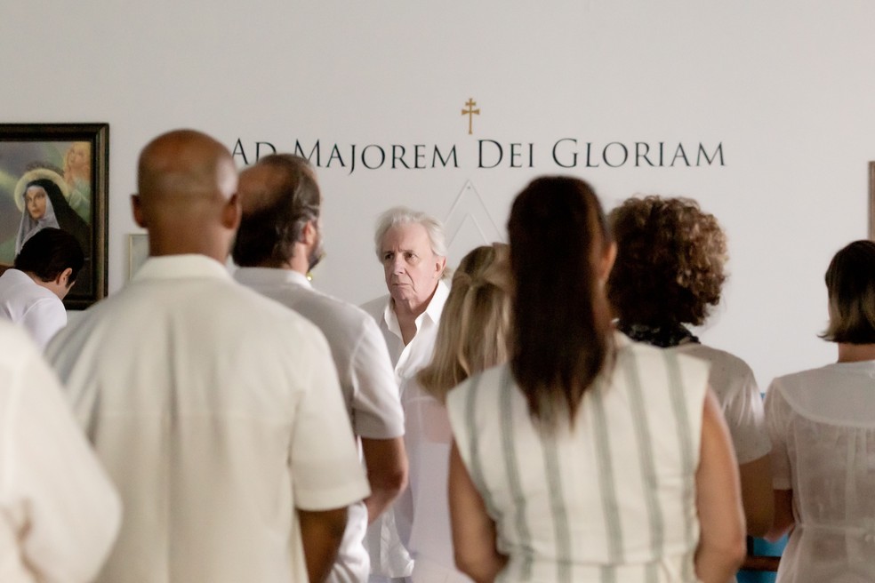 Marco Nanini interpreta João de Deus em "João sem Deus - A queda de Abadiânia", série do Canal Brasil — Foto: Mariana Caldas