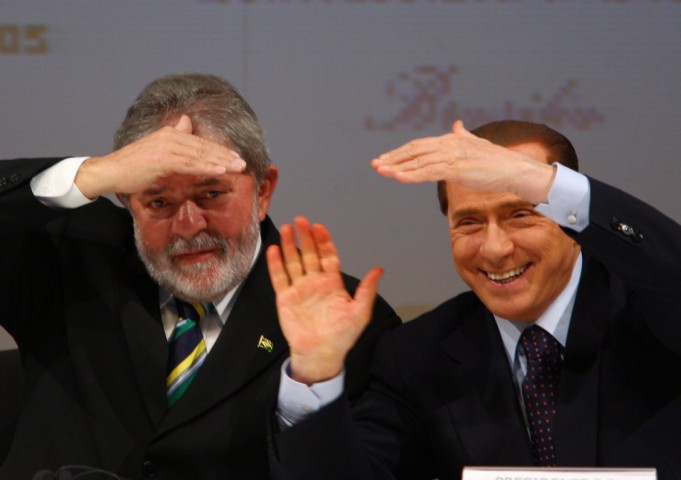 Presidente Luiz Inácio Lula da Silva e então premier italiano, Silvio Berlusconi, em São Paulo — Foto: Michel Filho