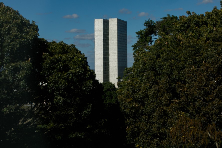 Congresso Nacional, torres do Senado Federal e Câmara dos Deputados: tema vai para análise dos deputados