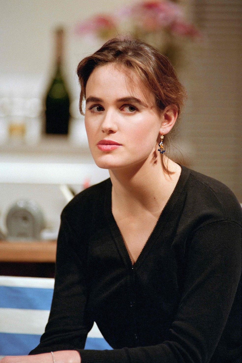 A atriz Judith Godrèche em 1992, ano em que se separou de Benoît Jacquot — Foto: AFP