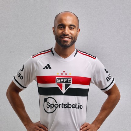 São Paulo contratou o atacante Lucas Moura, ex-Tottenham — Foto: Divulgação/São Paulo