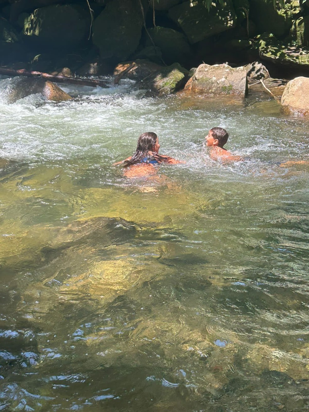 A cidade de Cachoeiras de Macacu foi o destino escolhido pela moradora de São Gonçalo Elen Werneck para curtir o sábado com a família — Foto: Arquivo pessoal