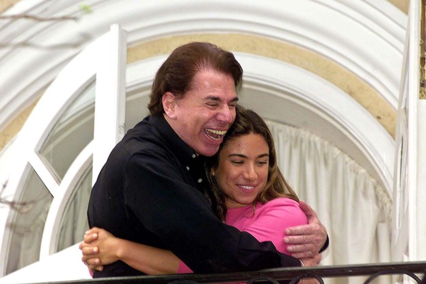 Silvio Santos e Patrícia Abravanel após a libertação da filha do apresentador