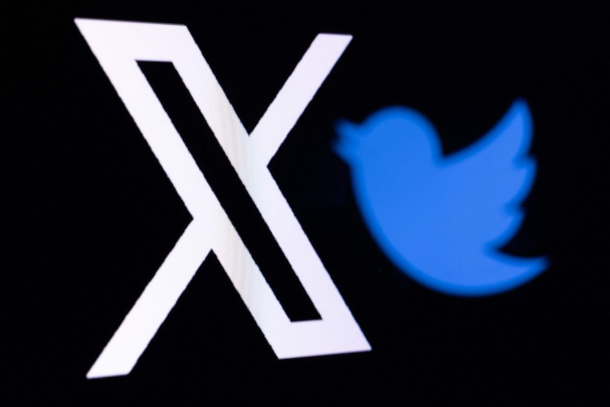 O atual logo, X, e o antigo logo do Twitter