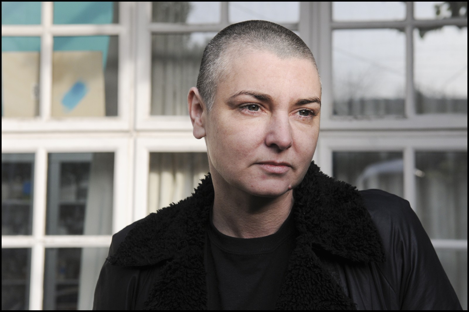 A cantora Sinead O'Connor em sua casa em County Wicklow, Irlanda — Foto: David Corio/The New York Times