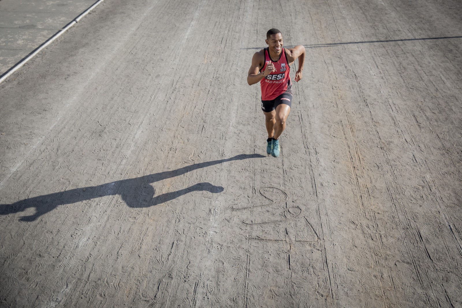 Erik Cardoso conquistou medalha de prata no Campeonato Sul-Americano de Atletismo, em São Paulo, e obteve índice para os Jogos Olímpicos de Paris-2024 — Foto: Ana Carolina Negri