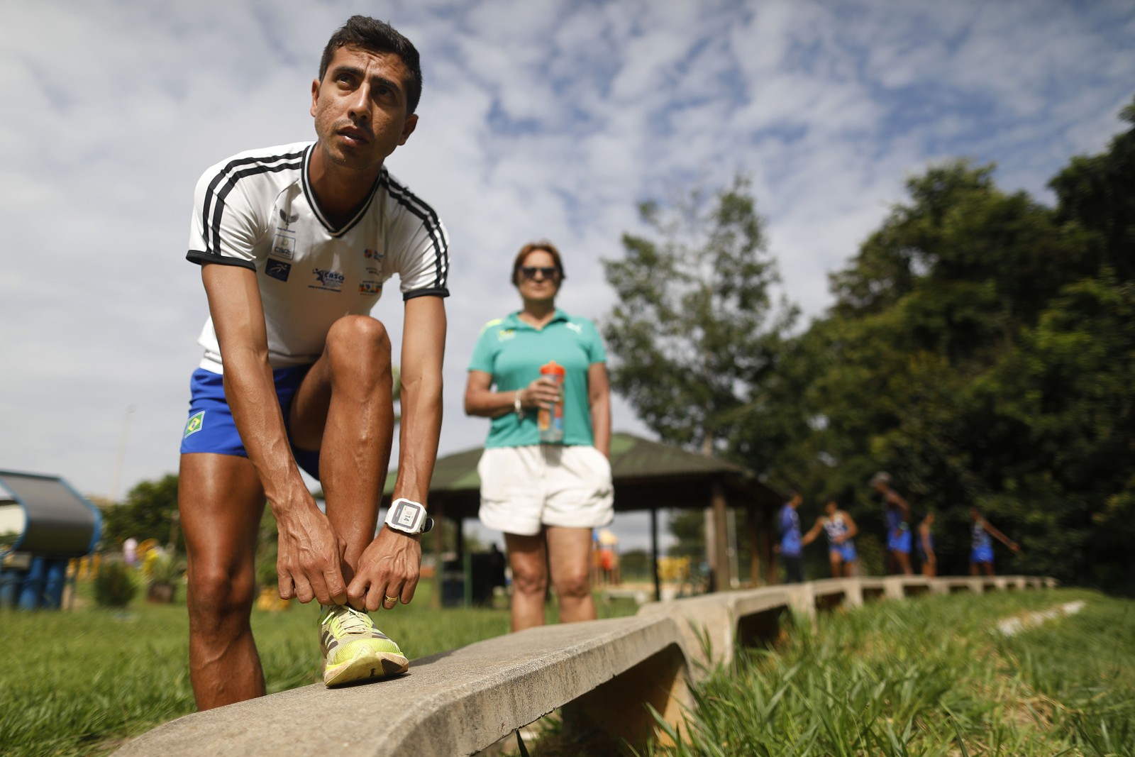 Medalhista de prata da marcha atlética Caio Bonfim durante treino em Brasília — Foto: Cristiano Mariz