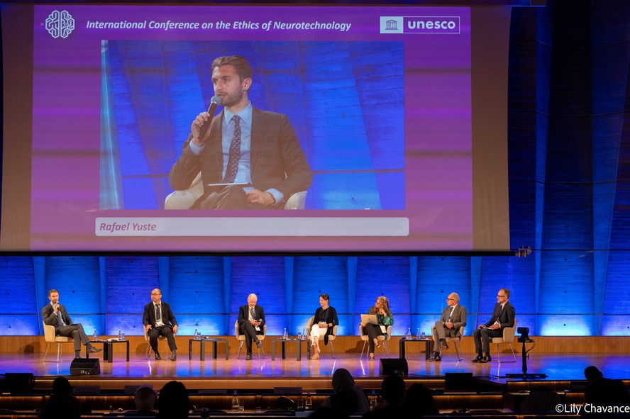 Neurocientista espanhol Rafael Yuste, professor da Universidade de Columbia (EUA), durante conferência da Unesco em Paris.