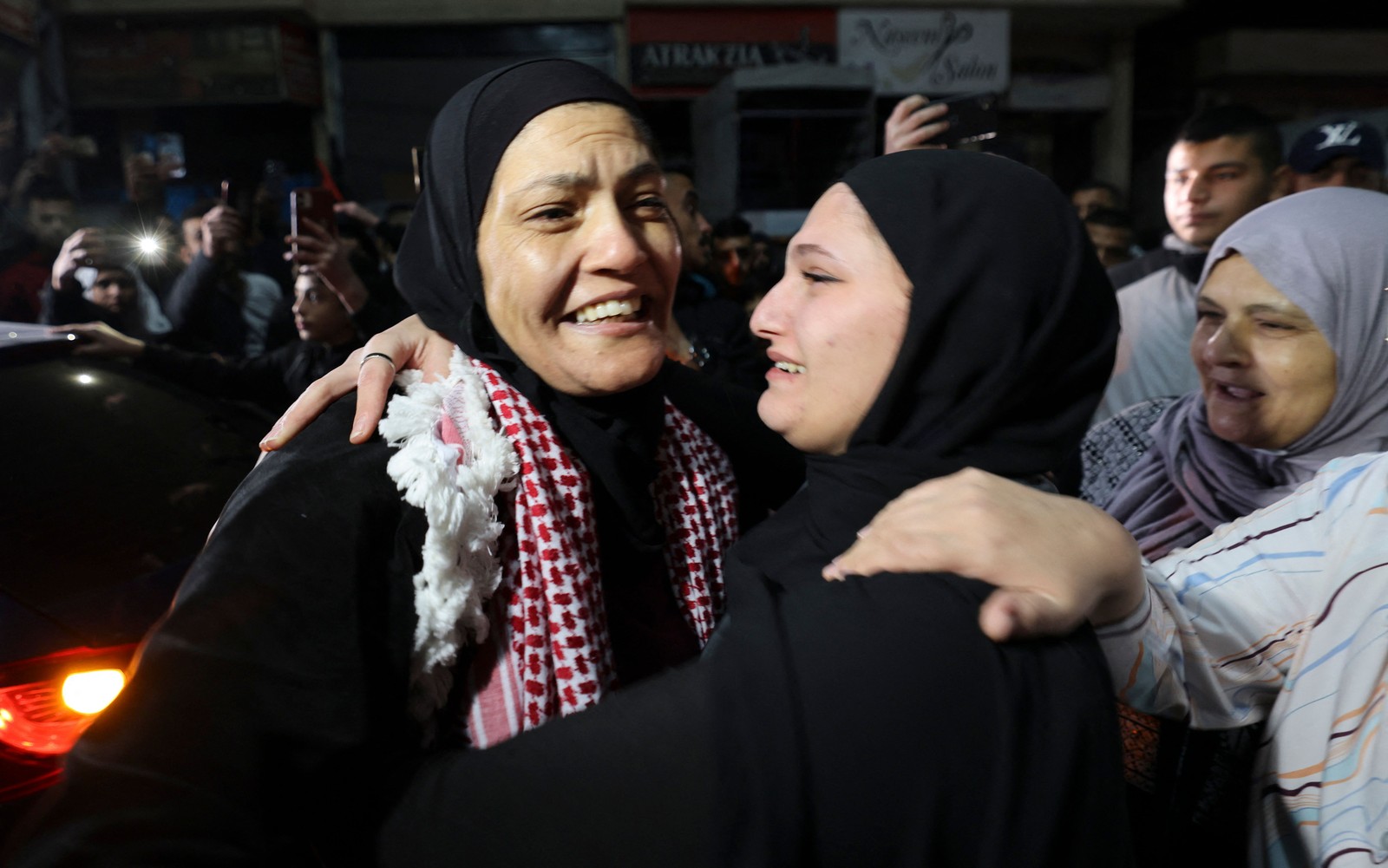 Rawda Abu Ajamieh, libertada por Israel após acordo com Hamas, foi presa em lei que é considerada controversa — Foto: HAZEM BADER / AFP