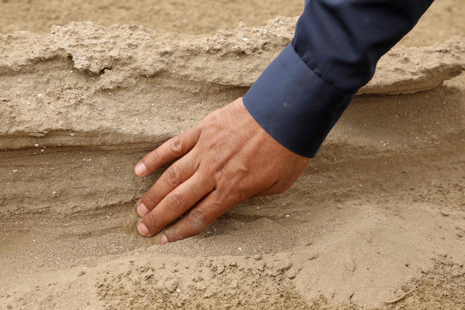 Agora, a mudança do clima e seu impacto na terra, especialmente a crescente desertificação, significam uma ameaça adicional para sítios antigos em todo o sul do Iraque — Foto: Asaad Niazi / AFP