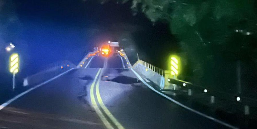 Queda de pilastra causa interdição da ponte da BR-116 no rio Caí entre Caxias do Sul e Nova Petrópolis — Foto: Reprodução