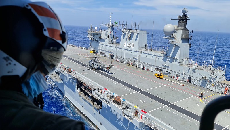 NAM Atlântico:Ministro da Defesa visita maior navio de guerra da América Latina  — Foto: Divulgação Marinha do Brasil