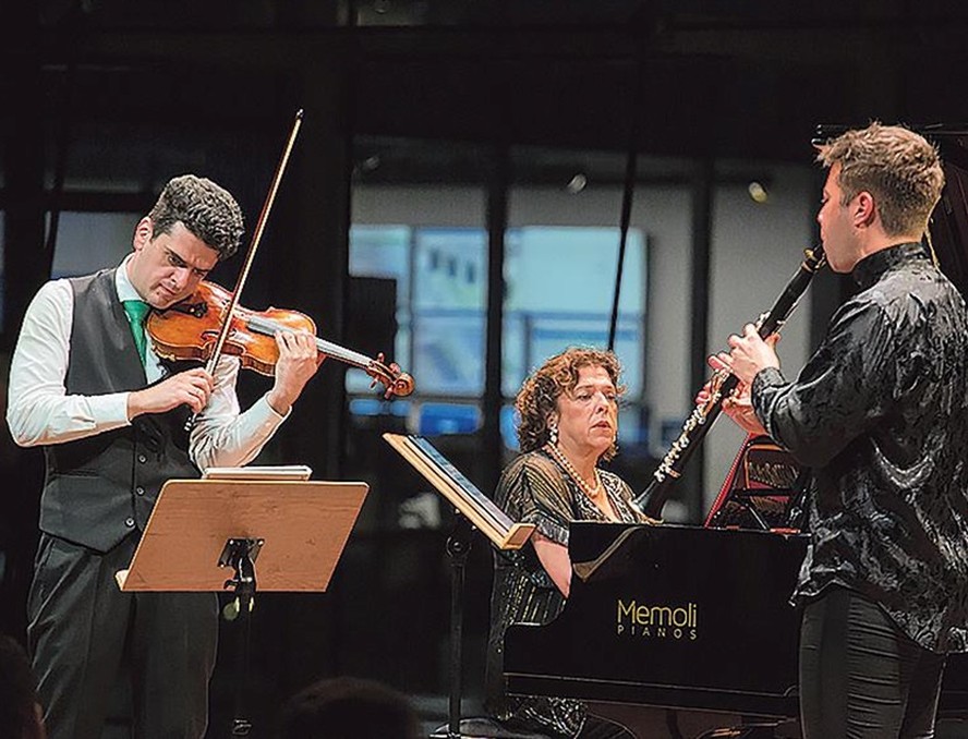 Jerusalém Chamber Music Festival Ensemble: Michael Barenboim (à esq.), Elena Bashkirova e Pablo Barragán