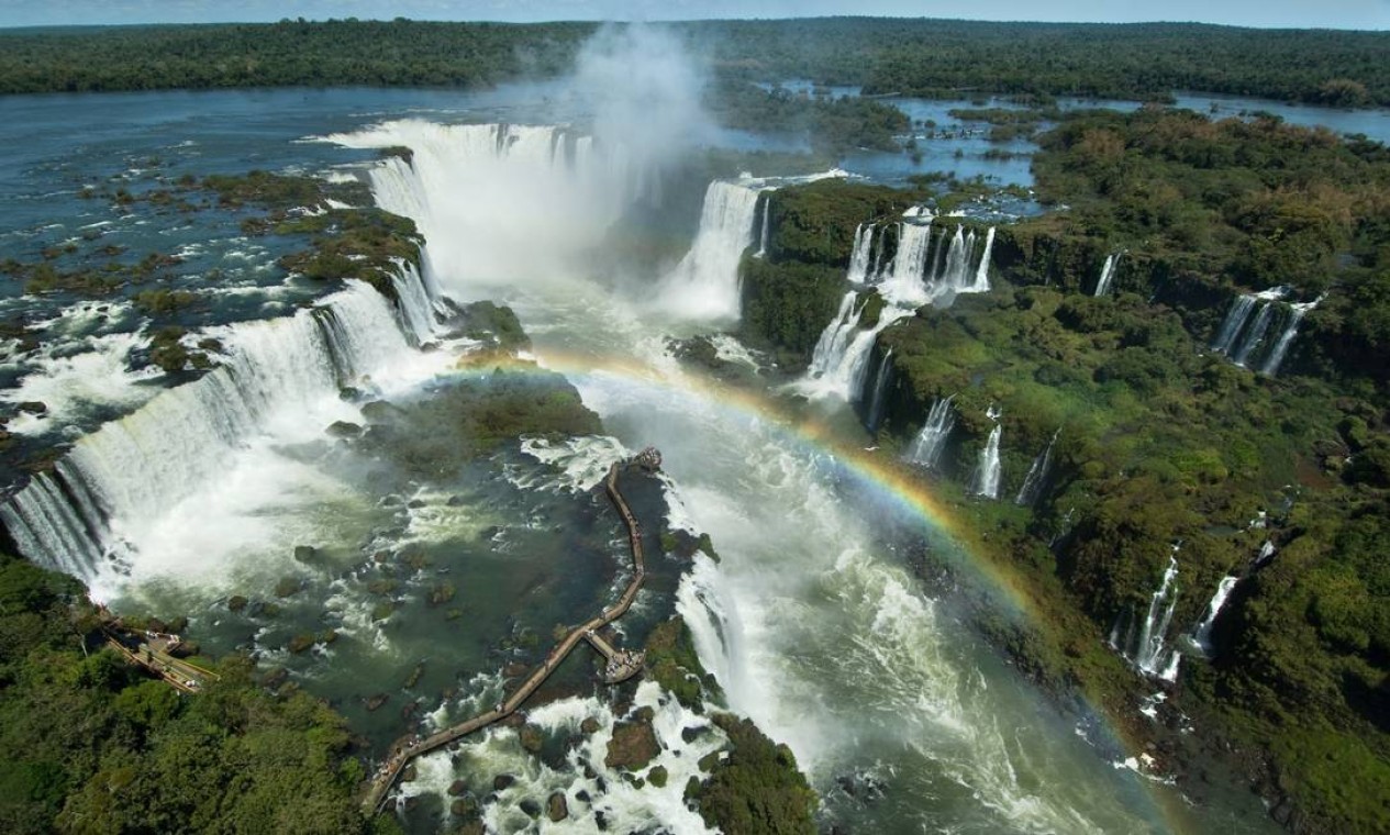 O Parque Nacional do Iguaçu (PR) compreende o maior conjunto de quedas d’água do mundo — Foto: Divulgação / Ministério do Turismo