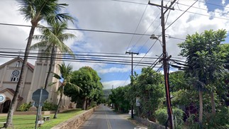 Igreja Católica Maria Lanakila antes do incêndio florestal em Lahaina — Foto: Google