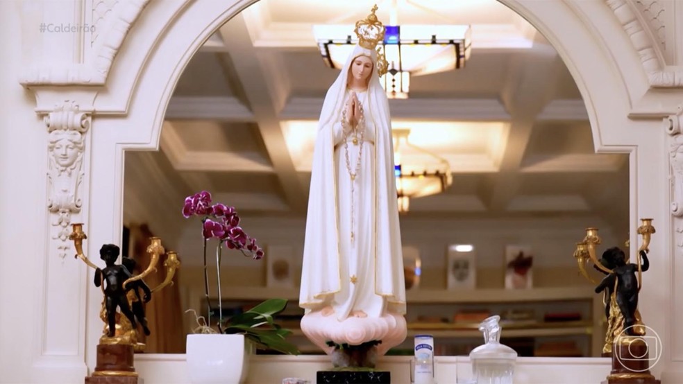 Casa de Ana Maria Braga possui imagem de Nossa Senhora de Fátima, de quem ela é devota — Foto: Reprodução TV Globo
