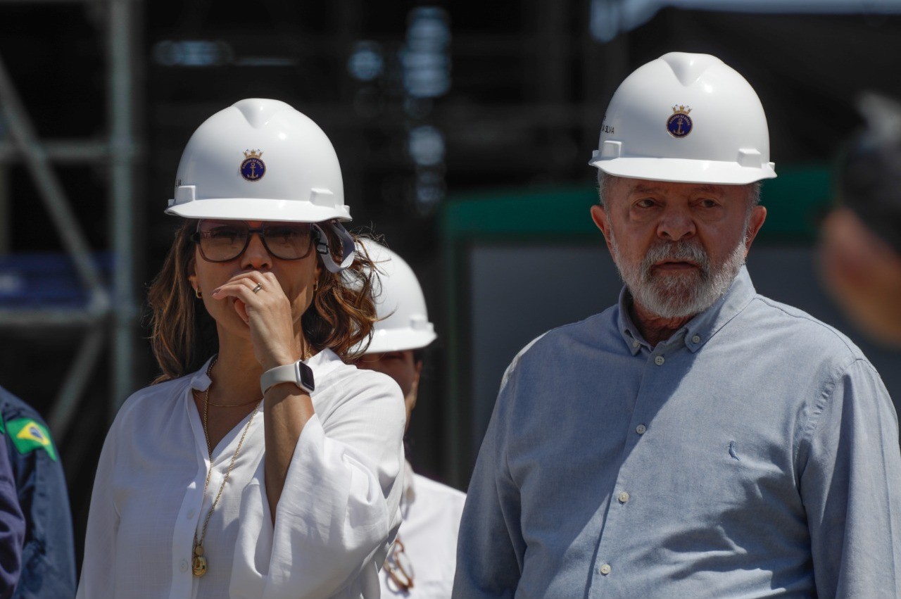 Presidente Lula visita a base de submarinos da Marinha, o PROSUB, em Itaguaí. — Foto: Gabriel de Paiva/Agência O Globo