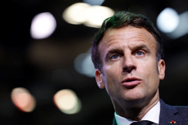 O presidente francês Emmanuel Macron disse nesta segunda-feira que deseja que a crise nos combustíveis "seja resolvida o mais rápido possível"