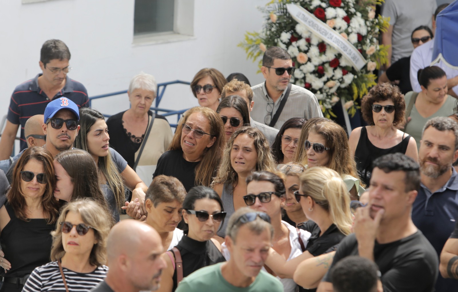 Velório e sepultamento de Rodrigo Marinho Crespo, no Cemitério São João Batista, em Botafogo. — Foto: Fabio Rossi / Agência O Globo