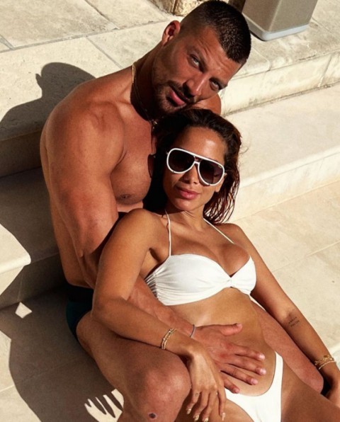 Anitta viveu um romance com o ator italiano, do filme "365 dias", da Netflix — Foto: Reprodução do Instagram