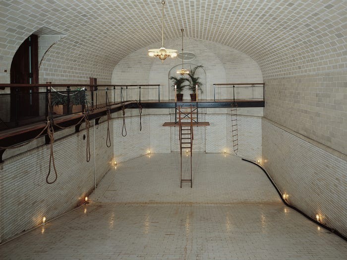 Uma antiga piscina interna — Foto: The Biltmore Company