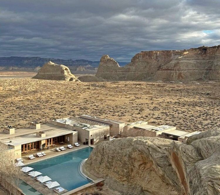 Foto aérea do hotel Amangiri  — Foto: Reprodução/Amangiri