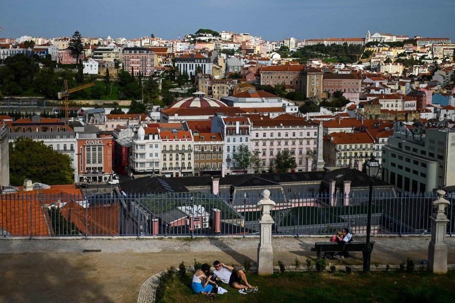 Fachadas de prédios em Lisboa: Portugal anuncia fim do programa de Golden Visa