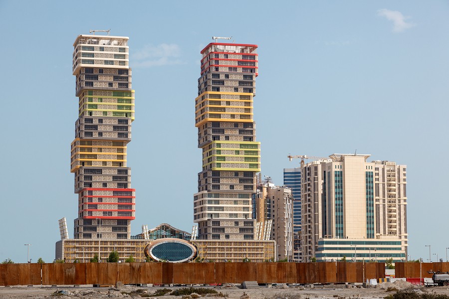 Marina Twin Towers é outra construção nova no Catar, também localizada em Lusail. As duas torres de salas comerciais parecem uma pilha de caixas de arrumação — Foto: Divulgação