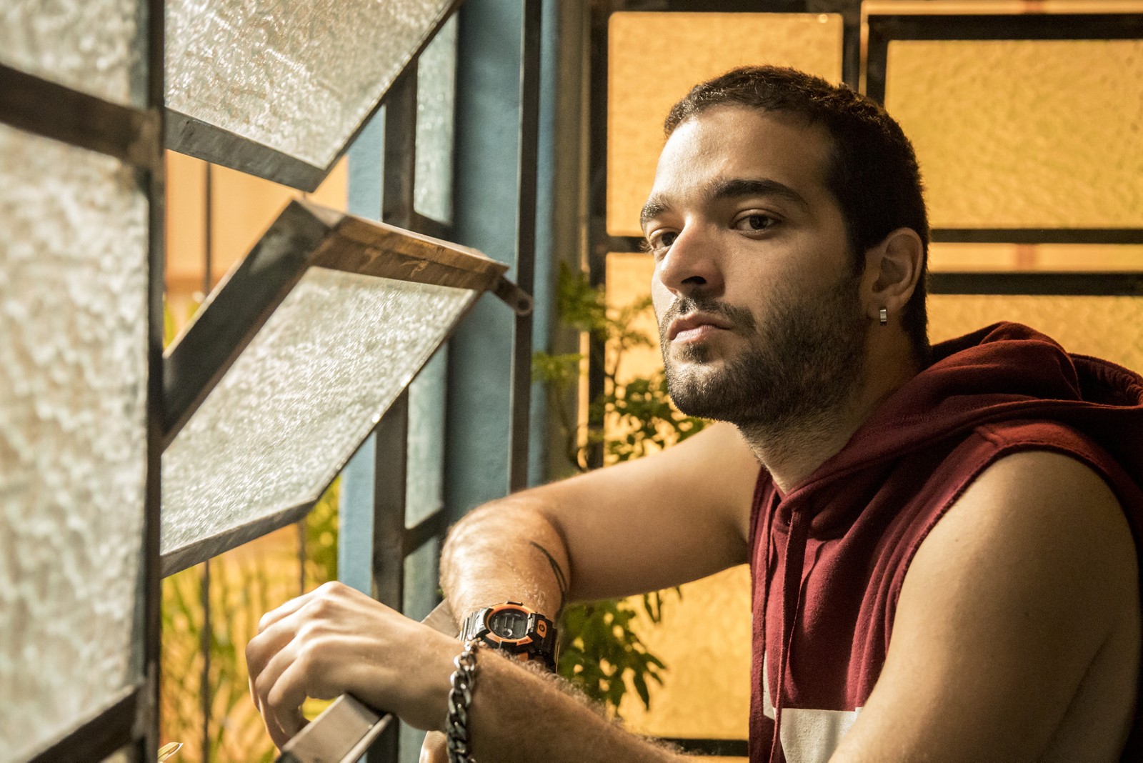 Humberto Carrão como o Sandro da novela "Amor de mãe" — Foto: Divulgação