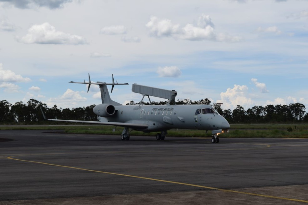 “Avião-radar” da FAB, pode rastrear dezenas de objetos simultaneamente a mais de 700 km de distância, cobrindo o ponto cego dos radares — Foto: Divulgação FAB