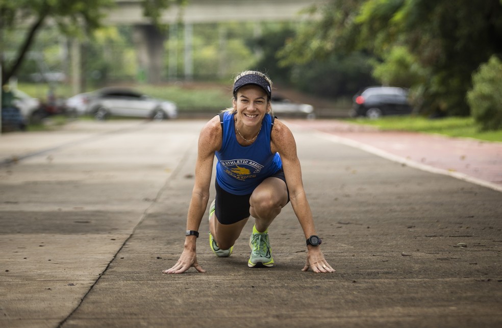 Graziela se prepara para a maratona de Boston, em abril deste ano — Foto: Maria Isabel Oliveira / Agência O Globo