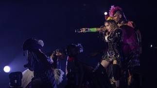 Madonna seguiu a ordem das músicas no show durante o último ensaio — Foto: Alexandre Cassiano