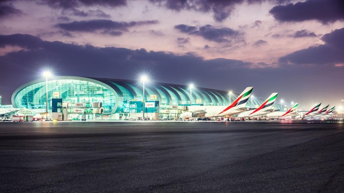 Em sétimo lugar, o Aeroporto Internacional de Dubai, a maior cidade dos Emirados Árabes Unidos — Foto: Reprodução