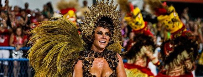 Atriz Paolla Oliveira, rainha de bateria da escola de samba Acadêmicos da Grande Rio, com fantasia de onça — Foto: Hermes de Paula
