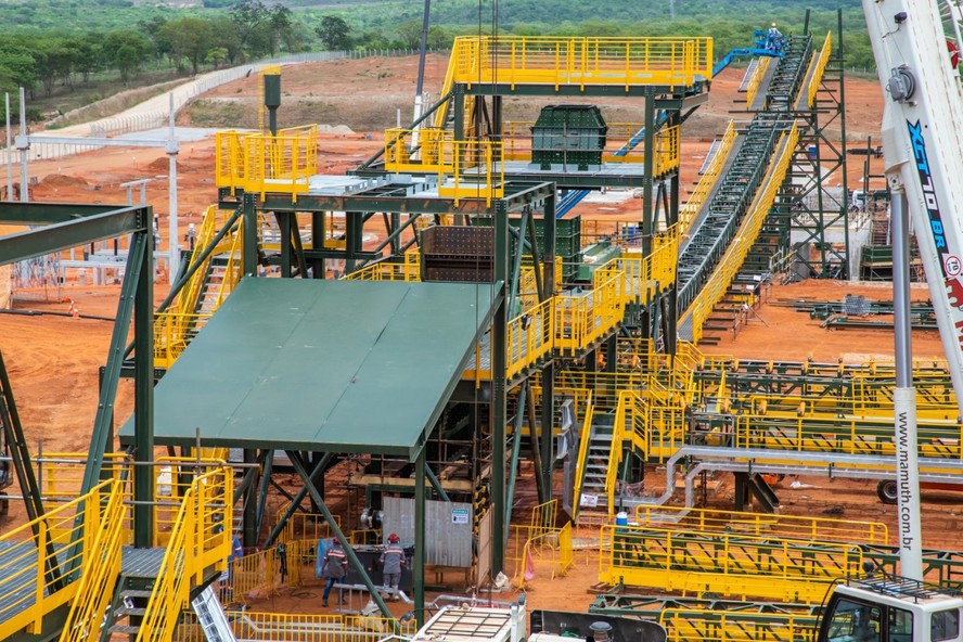 Unidade canadense Sigma no Vale do Jequitinhonha, onde a mineração de lítio já recebeu R$1,2 bilhão em investimentos