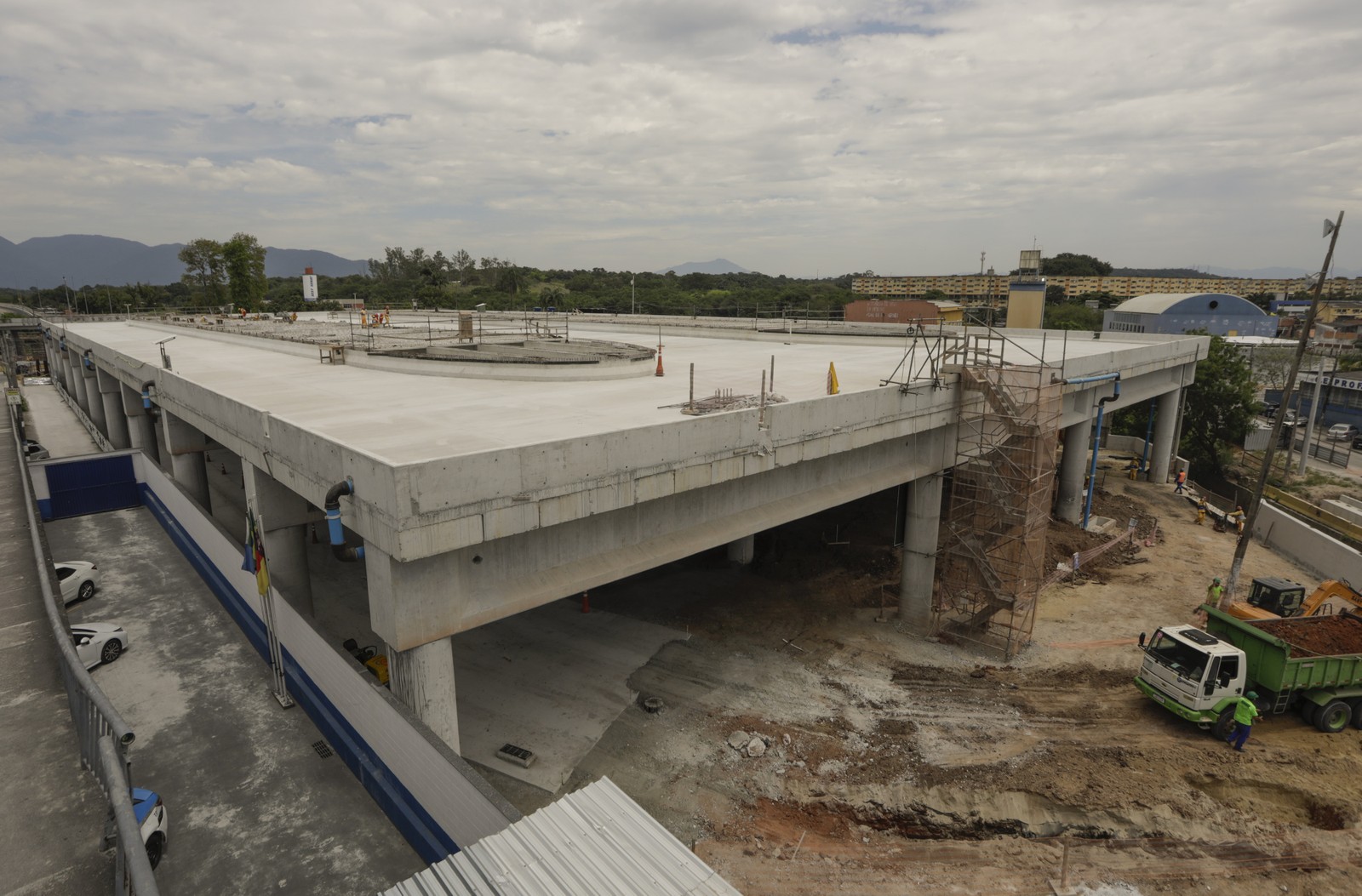 Obra do viaduto do terminal Deodoro, que será ligado à Avenida Brasil