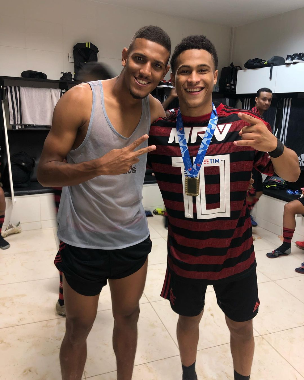 Vinícius Souza e João Gomes na base do Flamengo — Foto: Reprodução