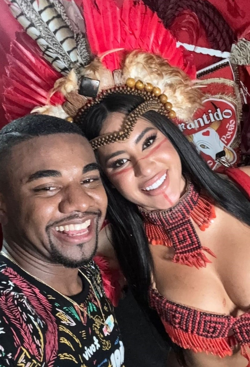 Os ex-BBBs Davi Britto e Isabelle Nogueira no festival — Foto: Reprodução Instagram